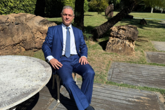 Leonardo Manzan evidencia a relevância da governança tributária em fusões e aquisições no setor elétrico.