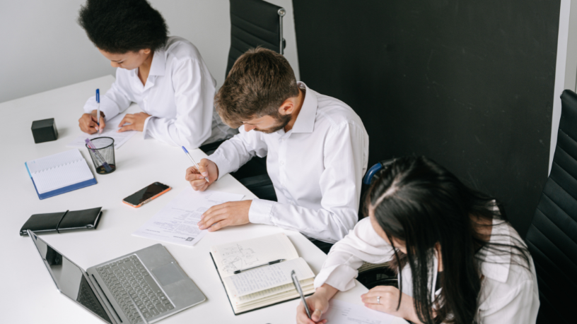 Avaliação por competências com rubricas claras: menos subjetividade e mais precisão nos resultados — por Sérgio Bento De Araújo.